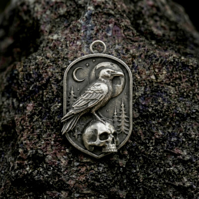 Raven "Moon Skull Pendant"