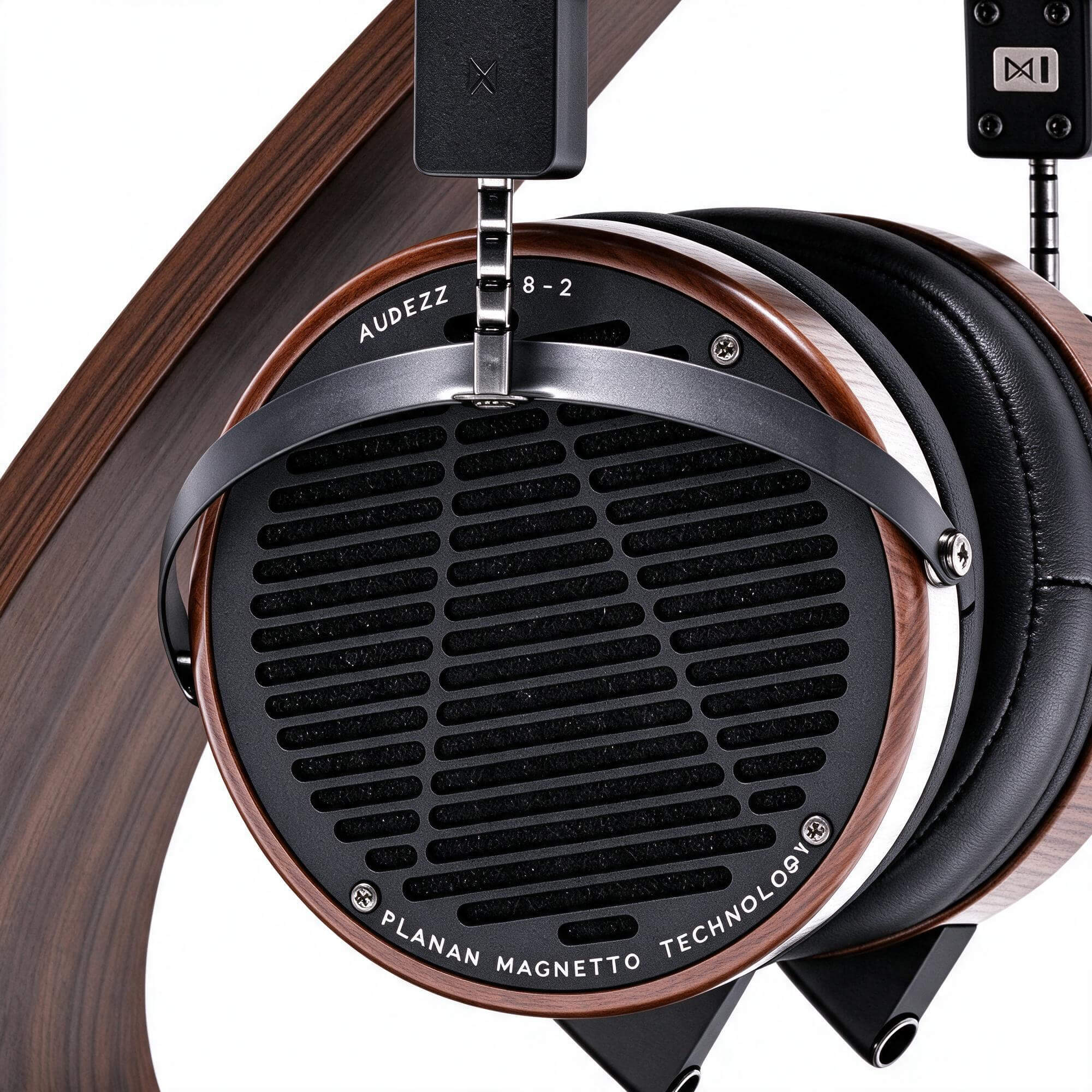 Planar Magnetic Wooden Headphone with Headphone Stand 3D Mod 3D Model