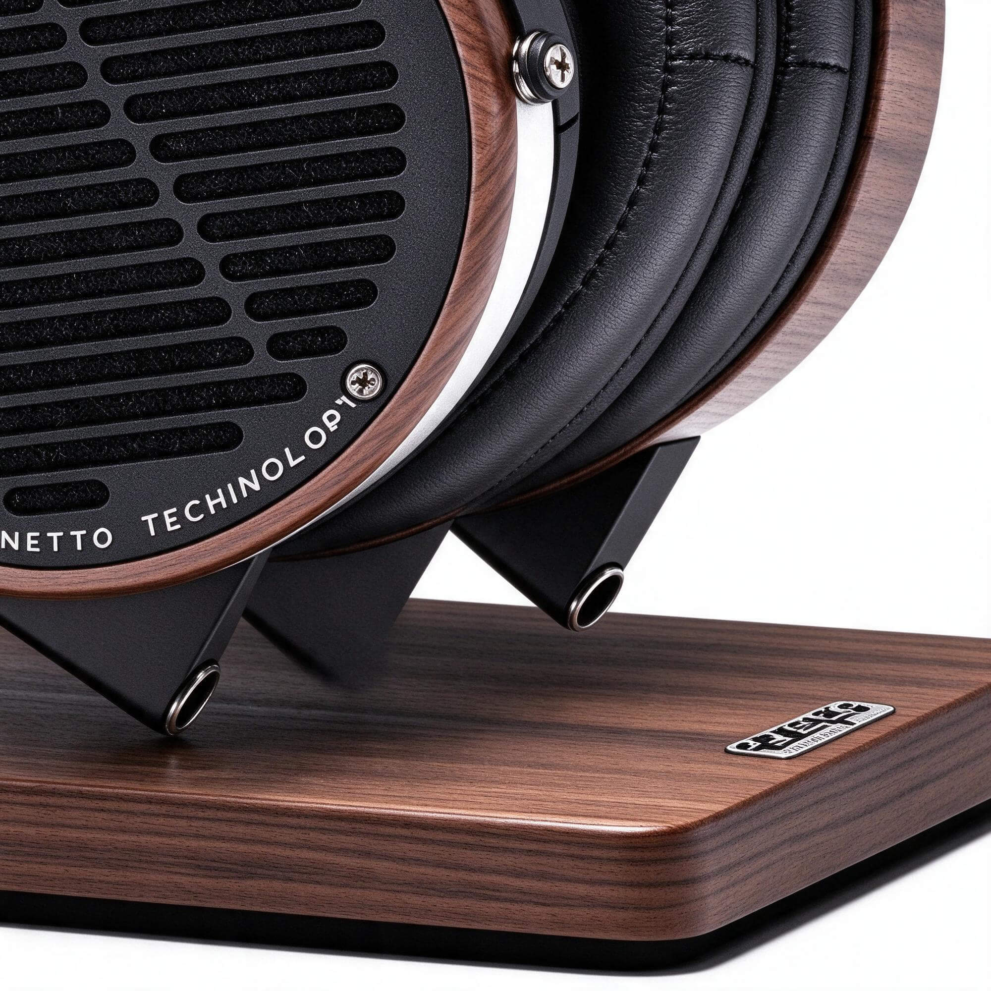 Planar Magnetic Wooden Headphone with Headphone Stand 3D Mod 3D Model